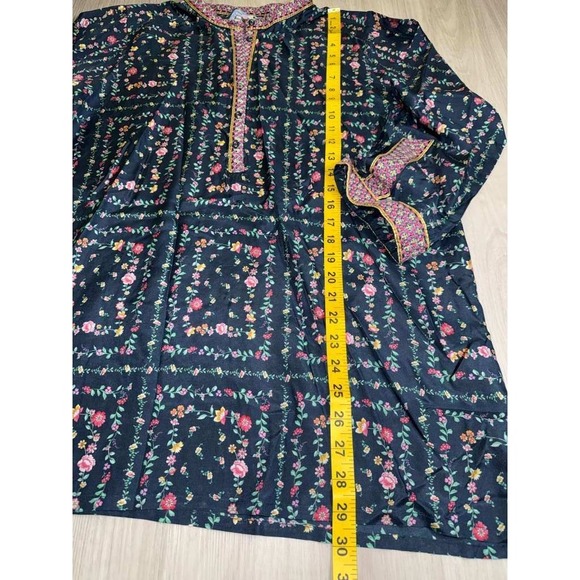 Johnny Was Floral Print Tunic Top Women Size M Dark Blue Button Up Long Sleeve - Picture 9 of 13
